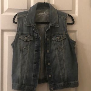 GAP denim vest LIKE NEW